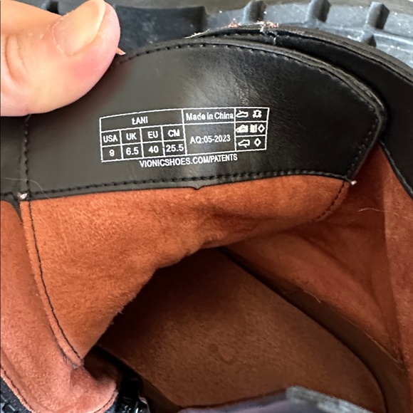 Vionic Boots - Picture 5 of 5